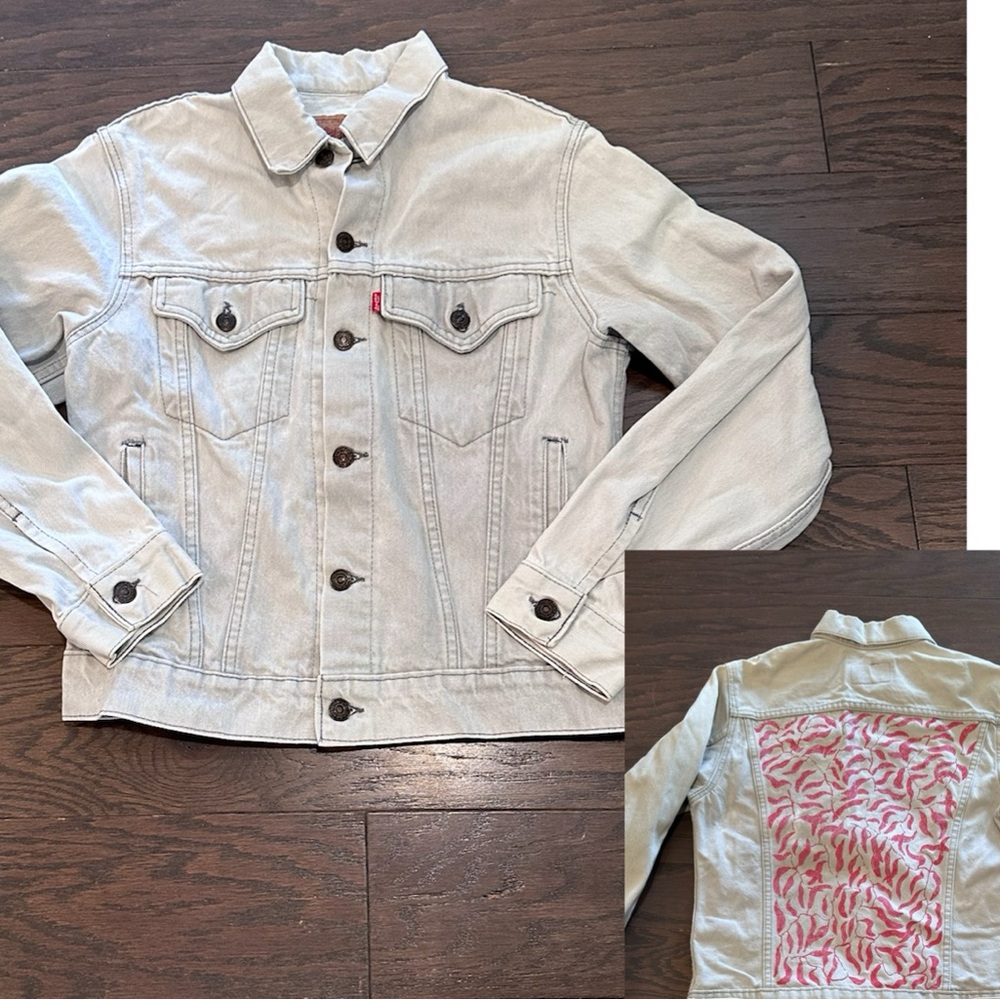 Levi's Vintage Denin Jacket / Gray with custom red pepper Art Size Small